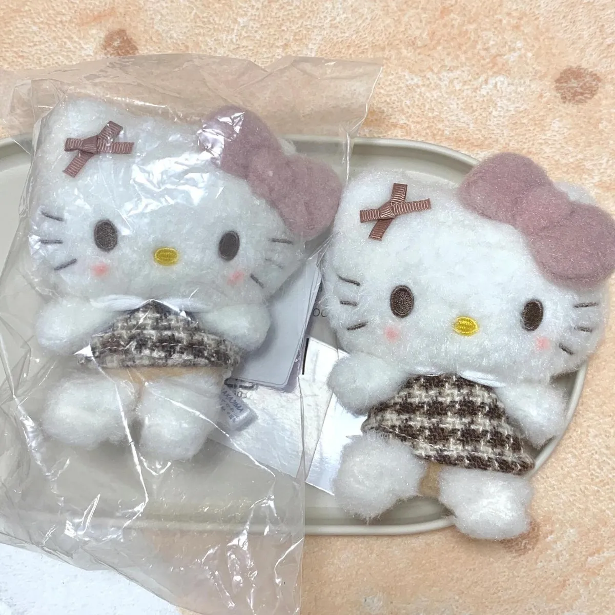 Hello Kitty Keychain Pendant Cartoon Plush Toys A Mocha Plaid Dress KT Cat Stuffed Plushies Key Ring Plush Gifts