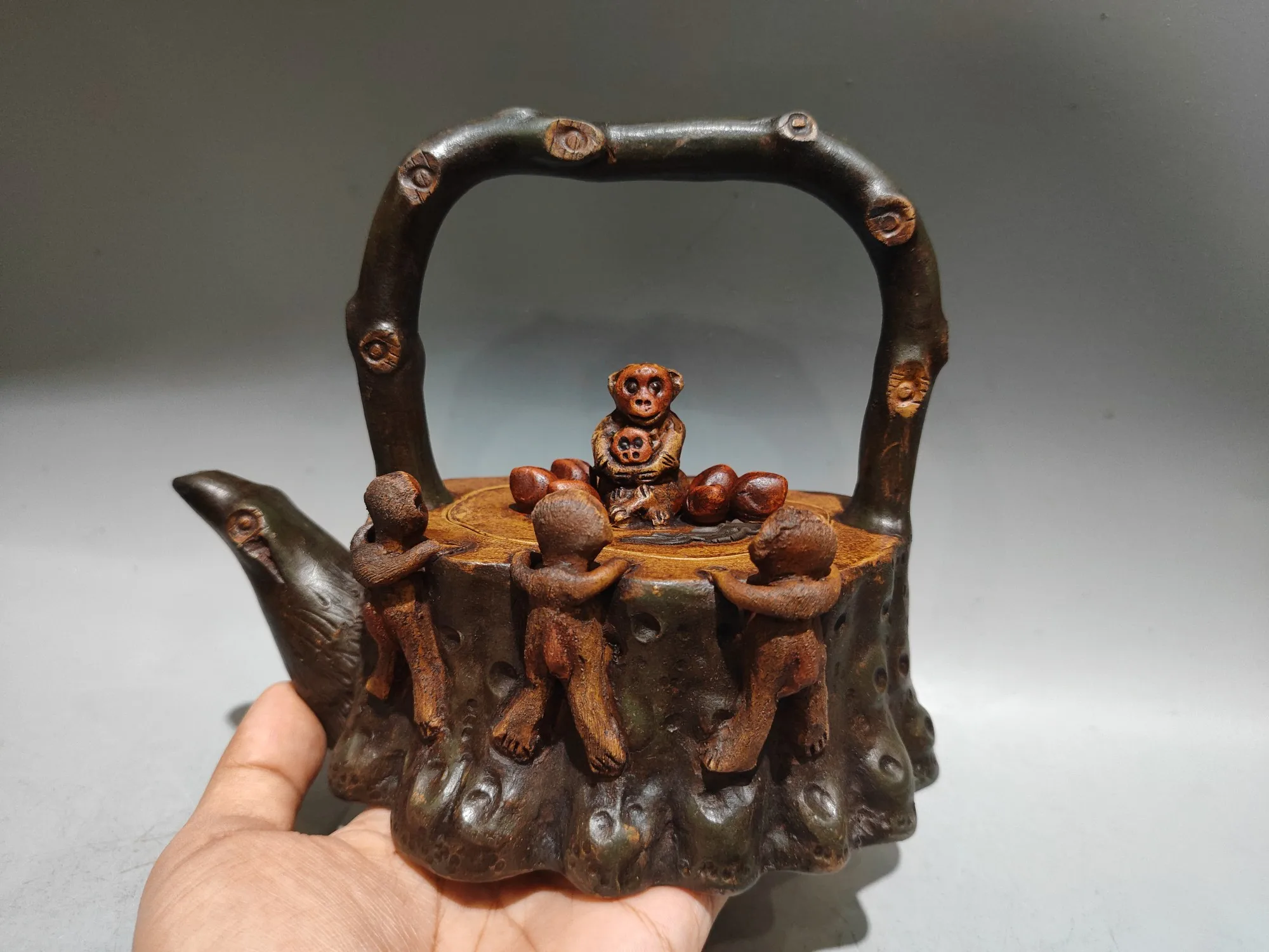Yixing Purple Clay Pot Monkey statue cover stump The Five Dynasties Fenghou Tiliang Pot Kettle Teapot