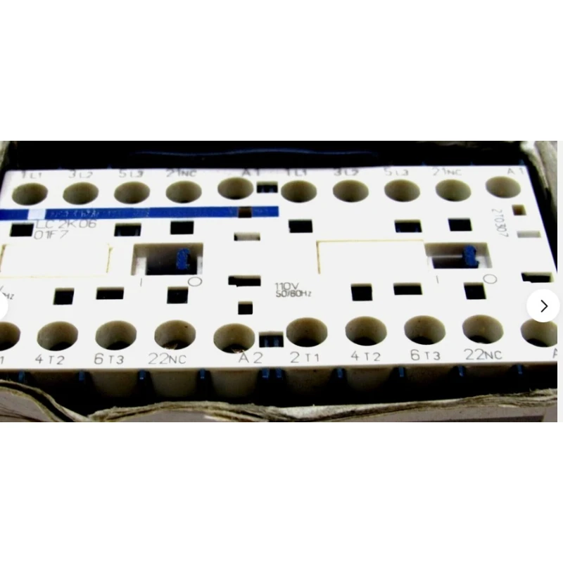 

Brand New Original LC2K0601F7 three pole reversible contactor 6A110V Fast Delivery