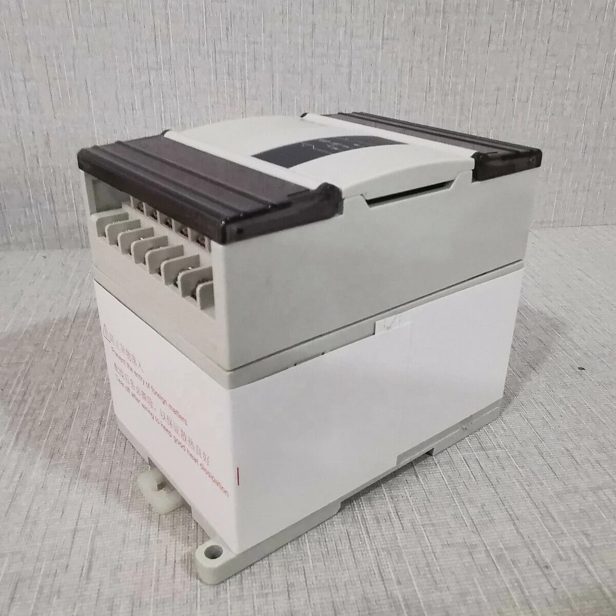 Original Neues XINJE Erweiterungsmodul XD3-32RT-E PLC XD-E8X8YR XD-E32YT-E XD-E16X16YT-C XD-E16X16YR-E XD3-60T-C XD-Serie