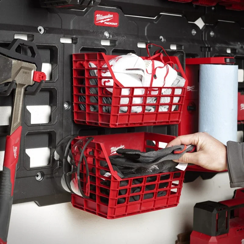 MILWAUKEE PACKOUT™ Wall System Milwaukee Tool Accessories Straight Hook 48-22-8328 48-22-8334 Magnetic Bin 48-22-8070 48-22-8071