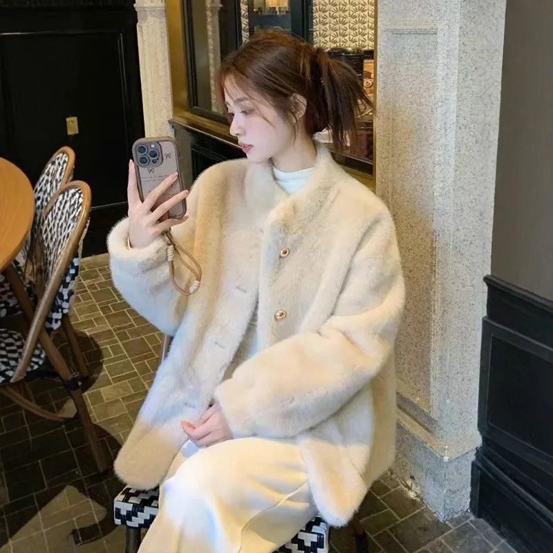 

2025Новое зимнее утолщенное норковое меховое кожаное женское пальто с интегрированным мехом, короткое стильное женское пальто с воротником-стойкой, экологически чистое меховое женское пальто