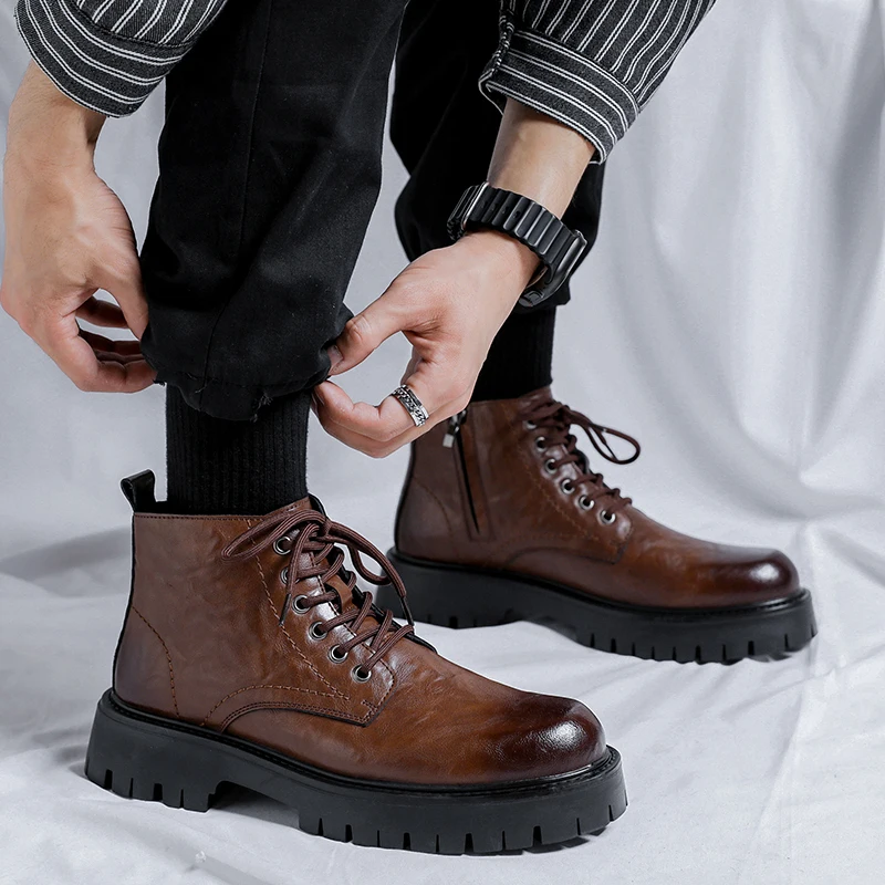 Bota de couro estilo britânico masculina, sola grossa, corte médio, renda para cima, macia, dedo do pé redondo, sapatos de vaqueiro, outono, primavera, novo