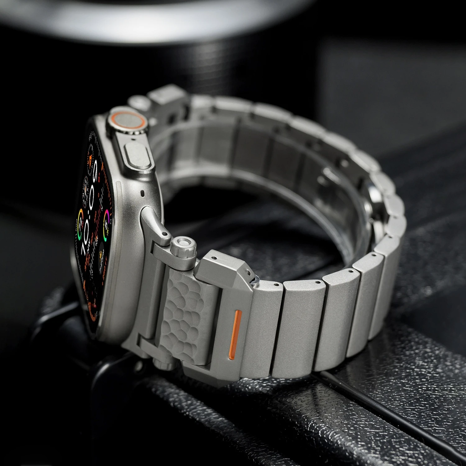 

Luxury Titanium Strap for Apple Watch Band Ultra 3/2/1 49mm 46mm 45mm 44mm Metal Bracelet for Iwatch Series 11 10 9 8 7 6 5 SE 4