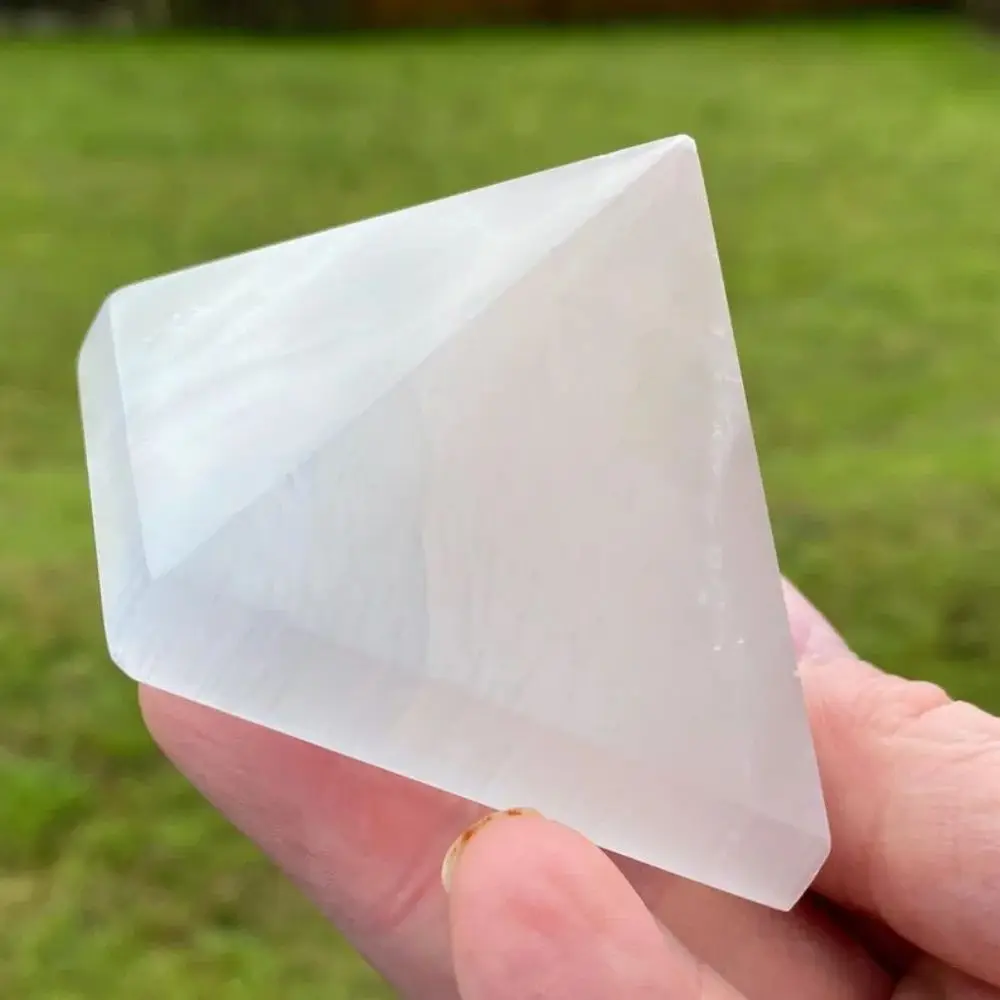 

Wholesale Selenite Crystal Pyramid Healing Natural Hand Carved Crystal Tower Reiki Metaphysical for Decoration