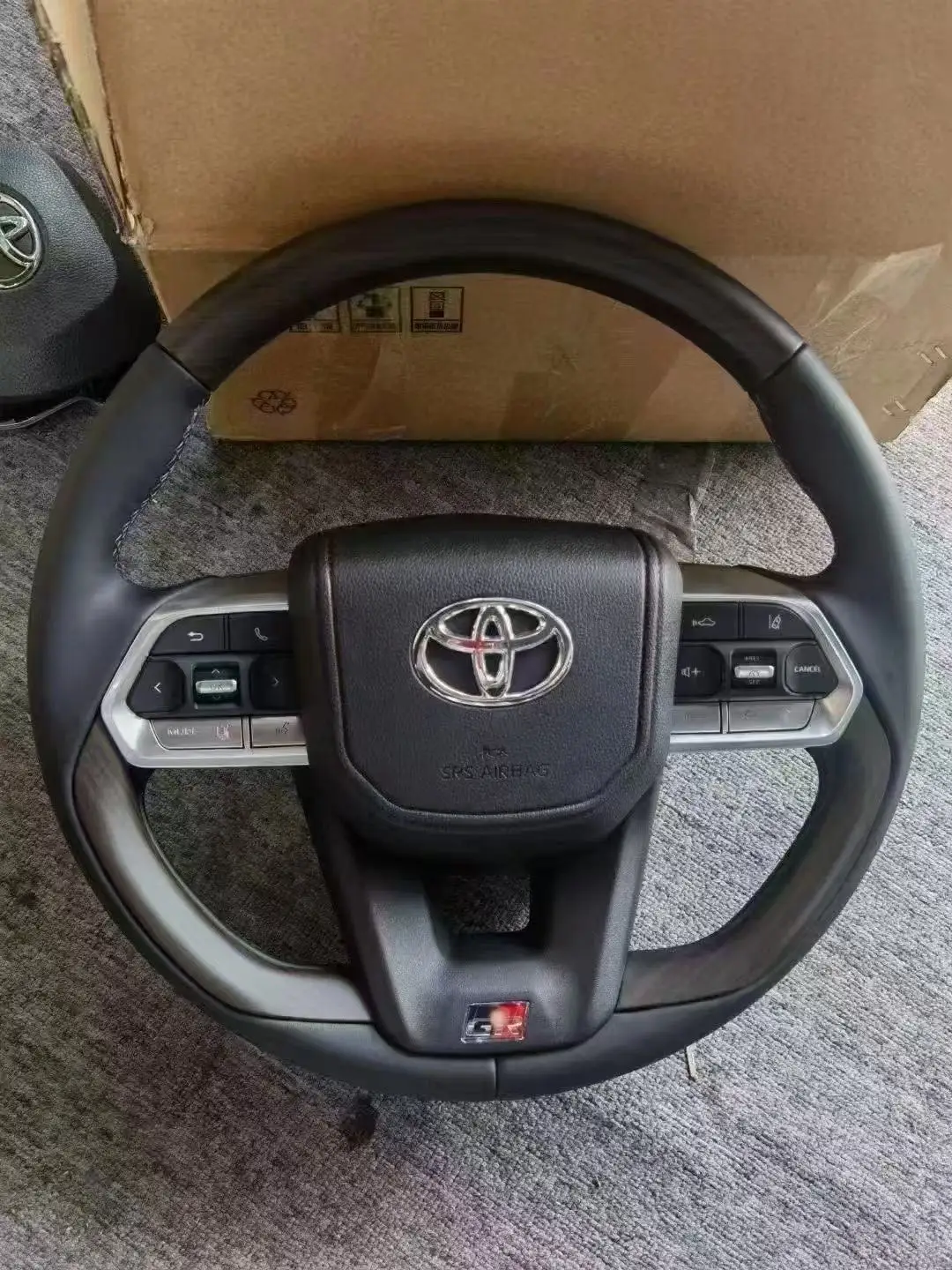 For Toyota LandCruiser LC300 2022-2025  Highly configurable GR mahogany steering wheel Car Inteiror Modified GR steering wheel