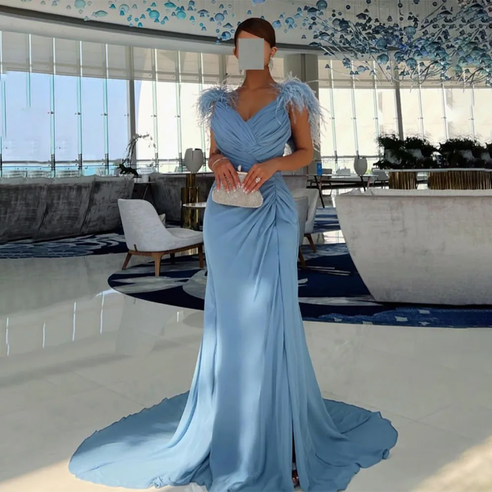 جودة عالية مخصصة ريشة الأزرق مطوي ذيل صغير أكمام المرأة الخامس الرقبة فساتين الزفاف ألف خط فساتين سستة يصل القطار
