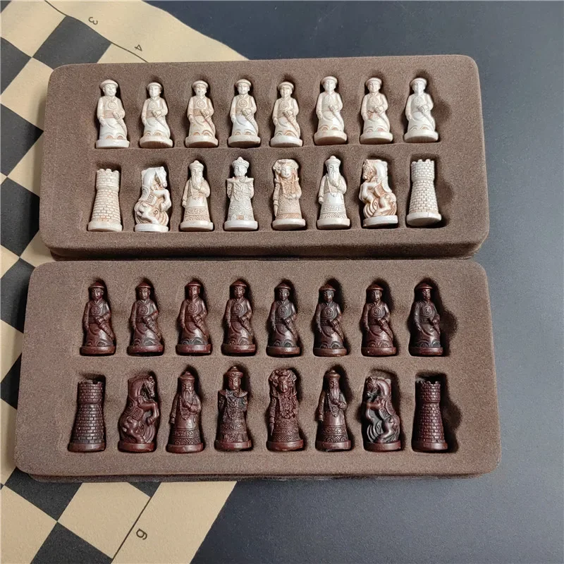 

Imitation ancient chess trumpet resin chess pieces leather chessboard 28*28cm(11inch) Qing Bing chess figure modeling puzzle