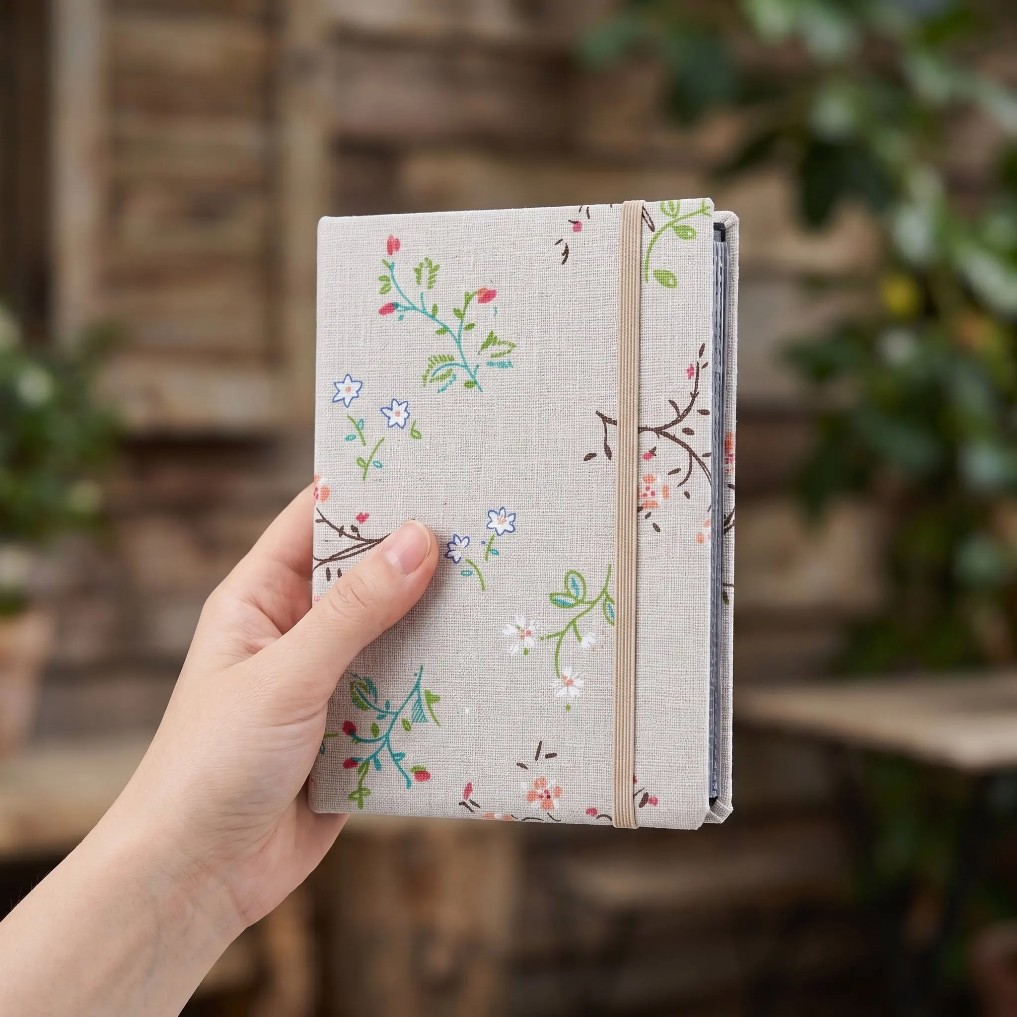 Mini Photo Album 6x4 Linen Cover Holds 100 Photos Slip in Folding Family Baby Wedding Travel Memory Small Photo Book Portable