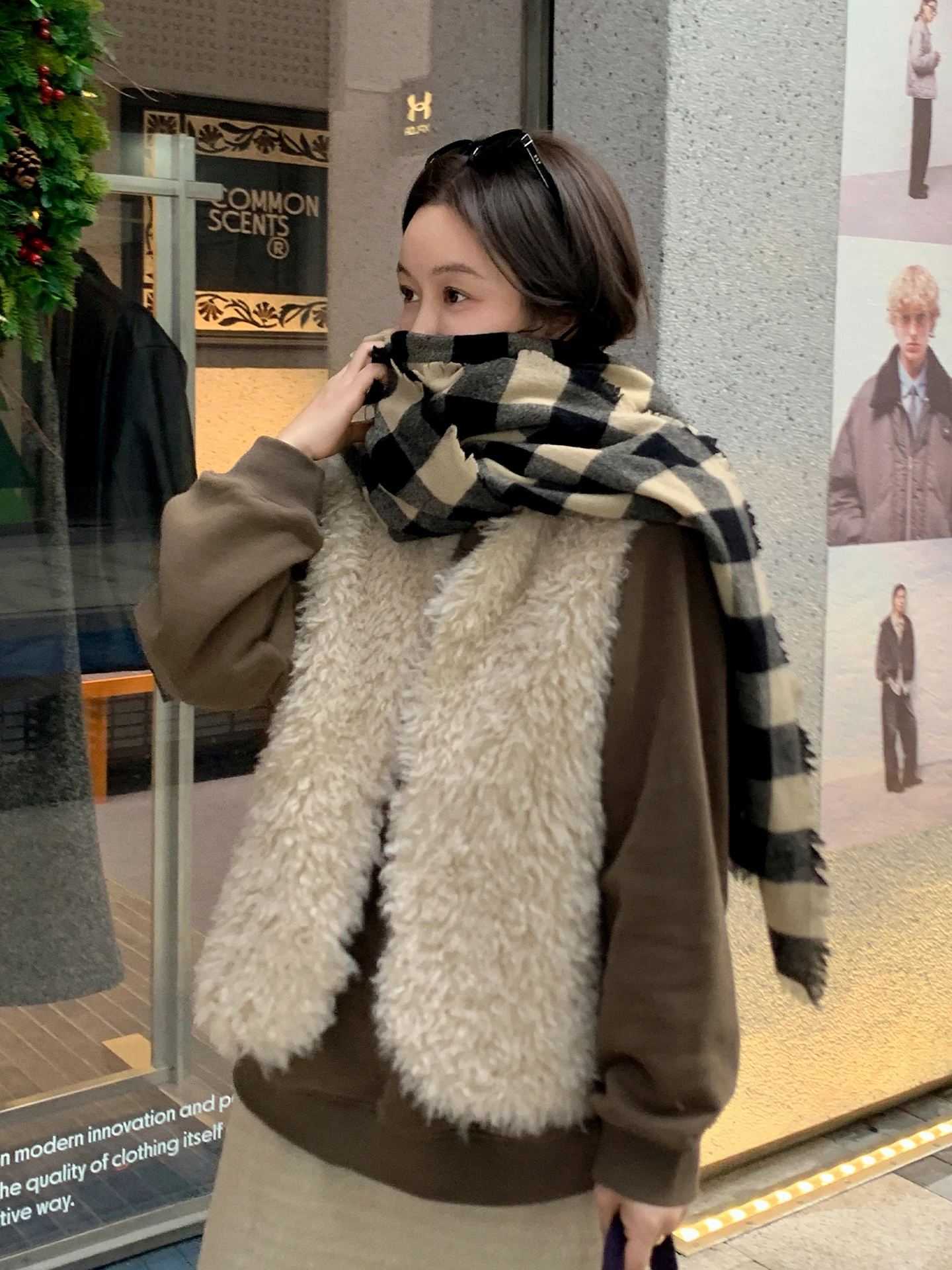 

Женский жилет из искусственного меха Liberlin Sisy 2026: Новинка, повседневный, свободный крой, ретро-стиль, универсальный, для активного отдыха, с круглым вырезом, стандартный крой