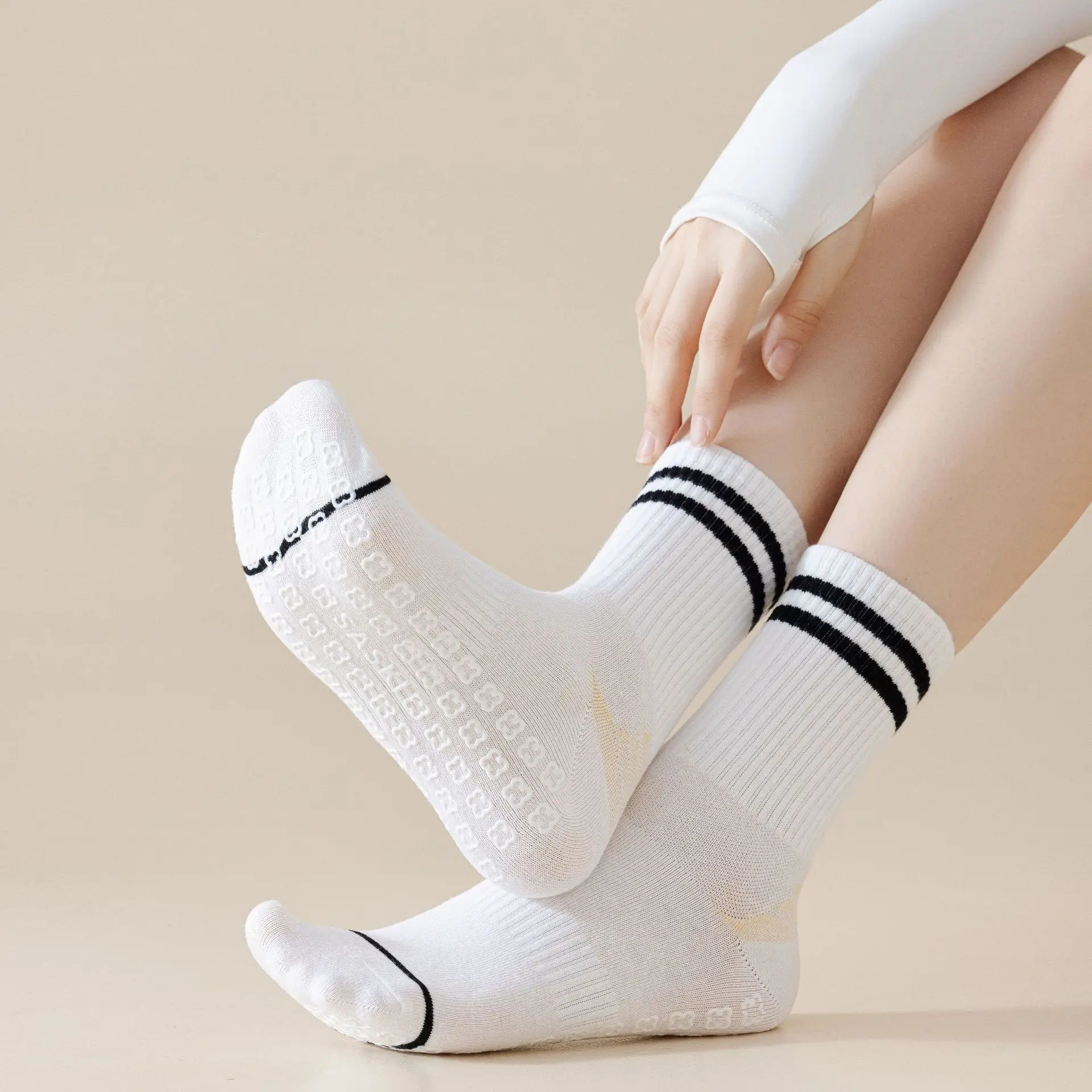 2pairs Non-Slip Grip Sock Slipper Indoor Summer Silicone anti-slip Yoga Breathable Women mid-calf Gym Room Sliding 2W92