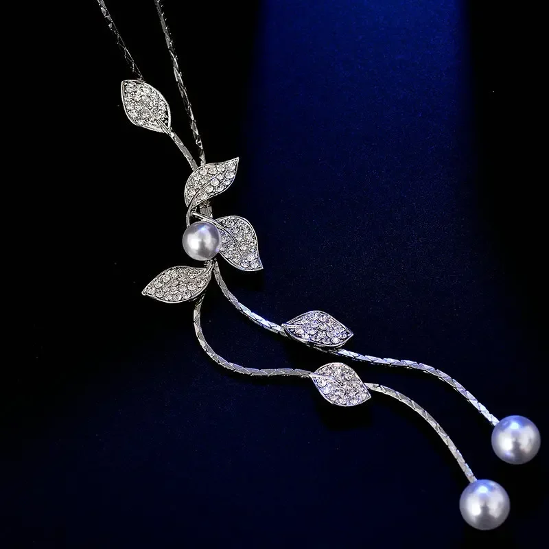 Elegant Leaf Long Necklace Women Bijoux New Fashion Jewelry Simulated-Pearl Necklaces & Pendants