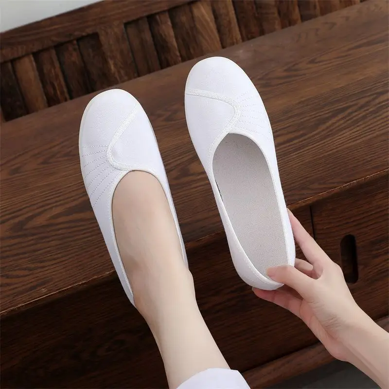 Soft Cloth Work Shoes Women White Flat Sole Breathable Canvas Comfort Nursing Sneakers All Day Standing Shoe