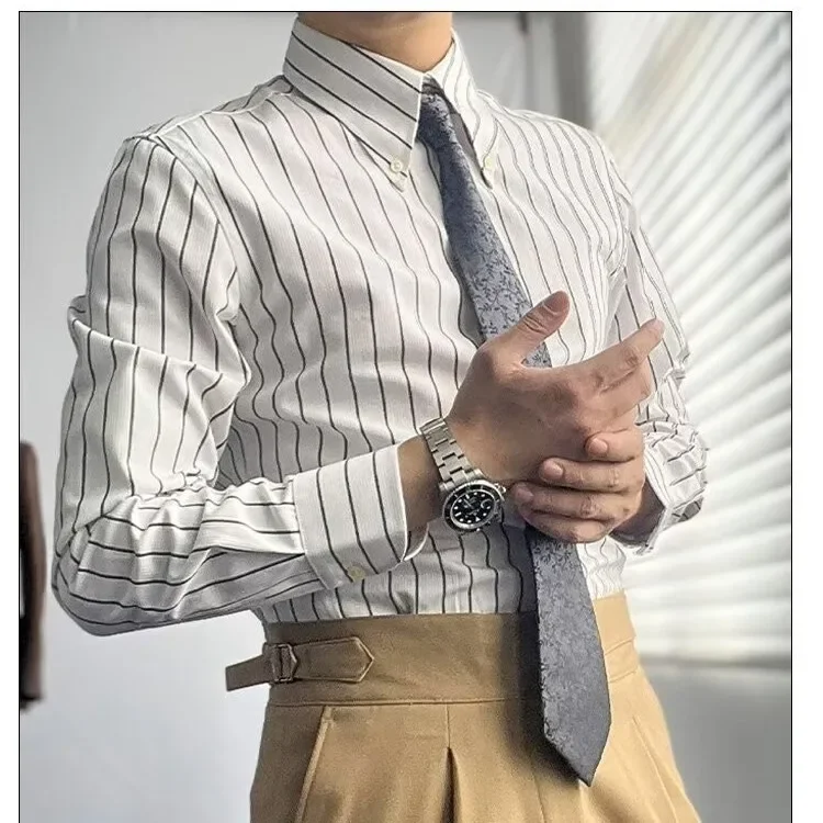 قميص مخطط بأكمام طويلة بقصة ضيقة للرجال، كاجوال على الطراز الكوري، خالي من الحديد، قميص صيفي عصري للرجال