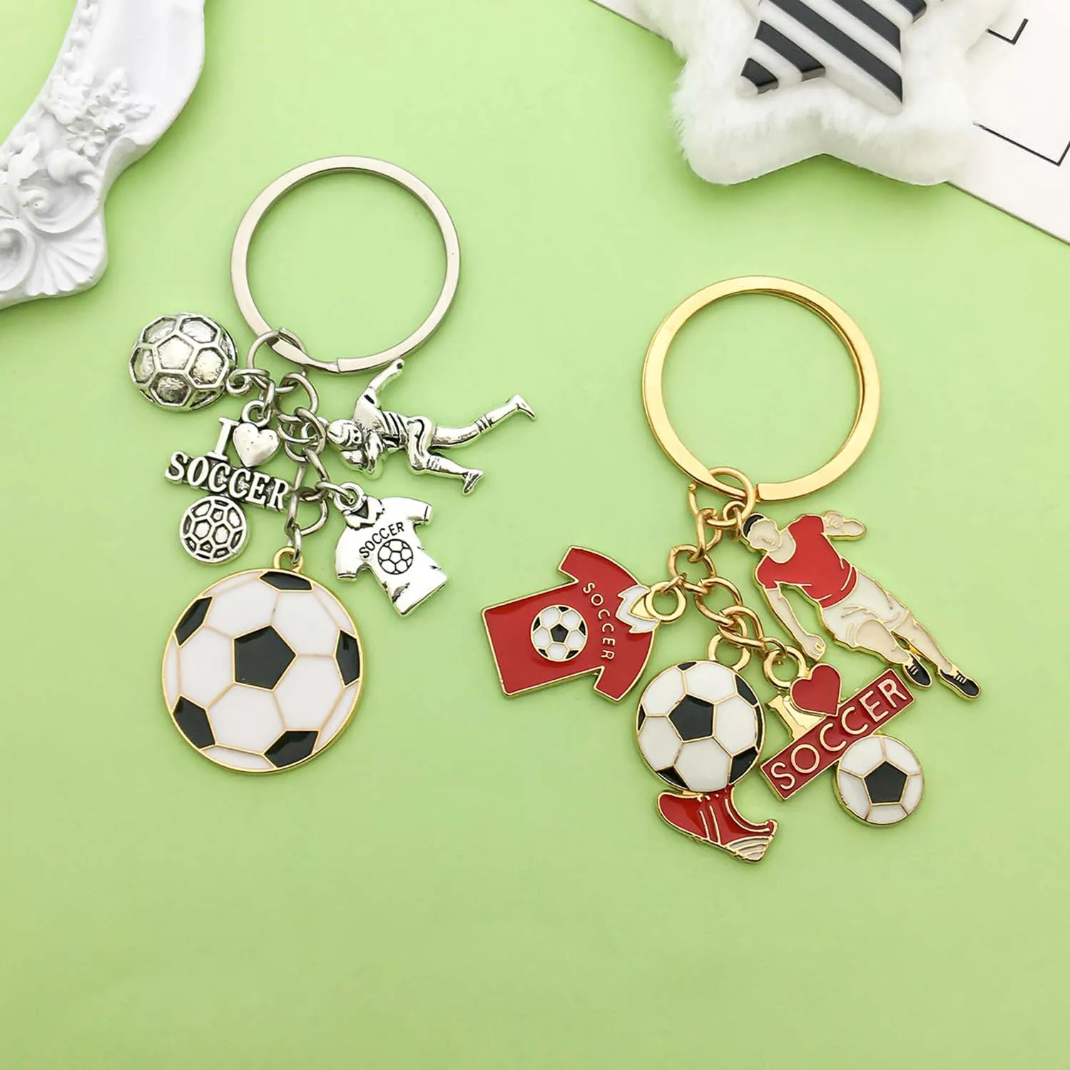 1pc New Fashion Football Player Keychain, Alloy I Love Football Key Ring, Jewelry Gift For Football Lovers