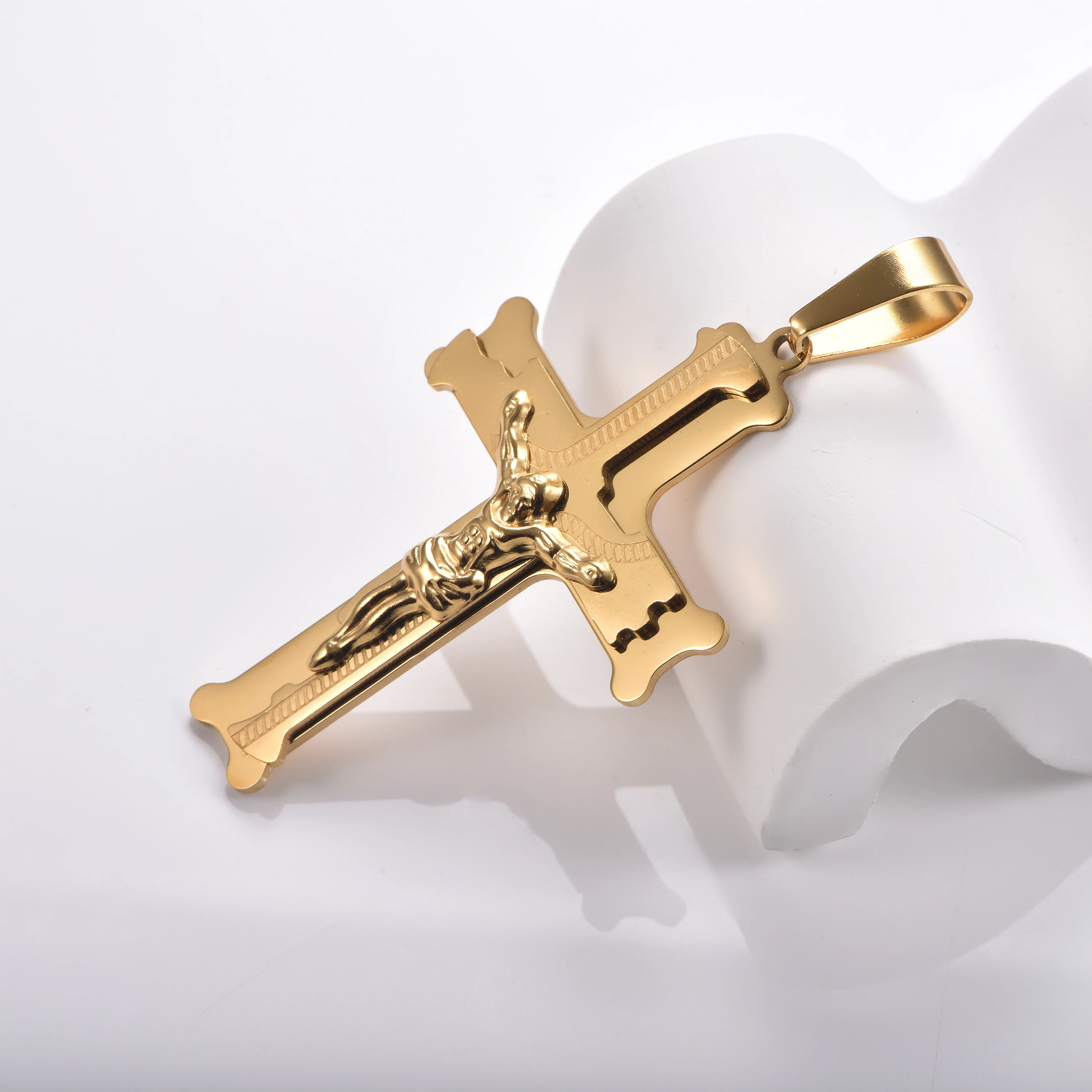 Edelstahl-Jesus-Kruzifix-Kreuzanhänger in 2 Größen, vergoldeter religiöser Kreuzanhänger, christlicher Glaubensschmuck, Geschenk – Detail 3