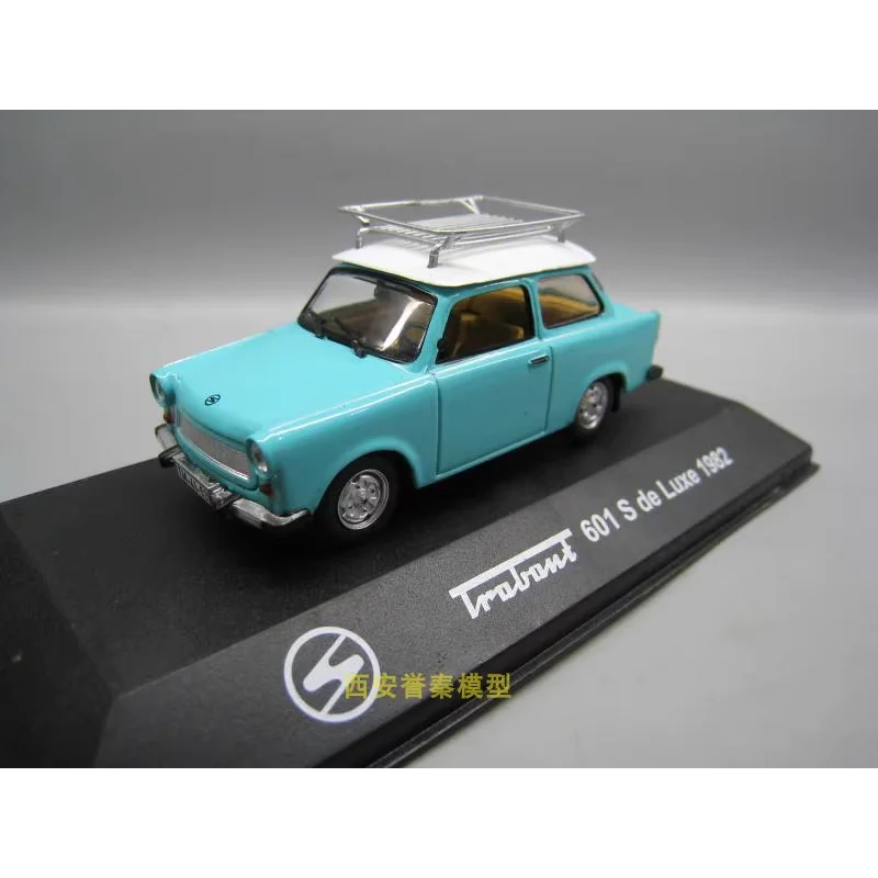 

Diecast 1/43 Scale Trabant 601 S De Luxe with Roof Rack Alloy Car Model Collectible Toy Gift Souvenir Display Ornament