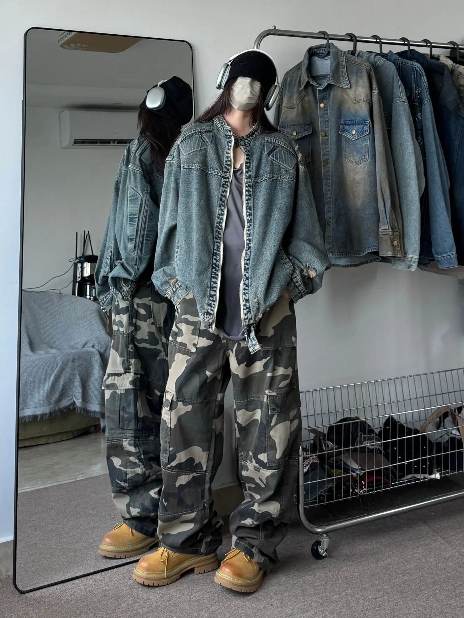 

Джинсовая куртка свободного кроя в винтажном стиле с вышивкой, на молнии, для весны и осени, повседневная, с длинными рукавами