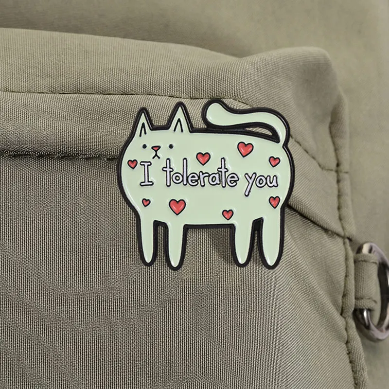 "I toleriere dich" Emaille-Abzeichen, Herz-Heilende Katzen-Muster-Pin, Lustiger Slogan, Deko-Brosche, Accessoire, Geschenk für Katzenliebhaber – Detail 3