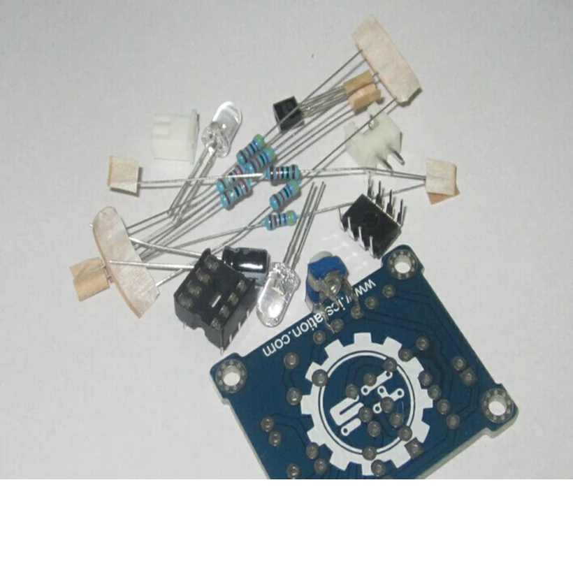 LM358 Breathing Light Parts / Electronic DIY Fun Making Kit 5mm Flashing Light Electronic Production Kit Module Board