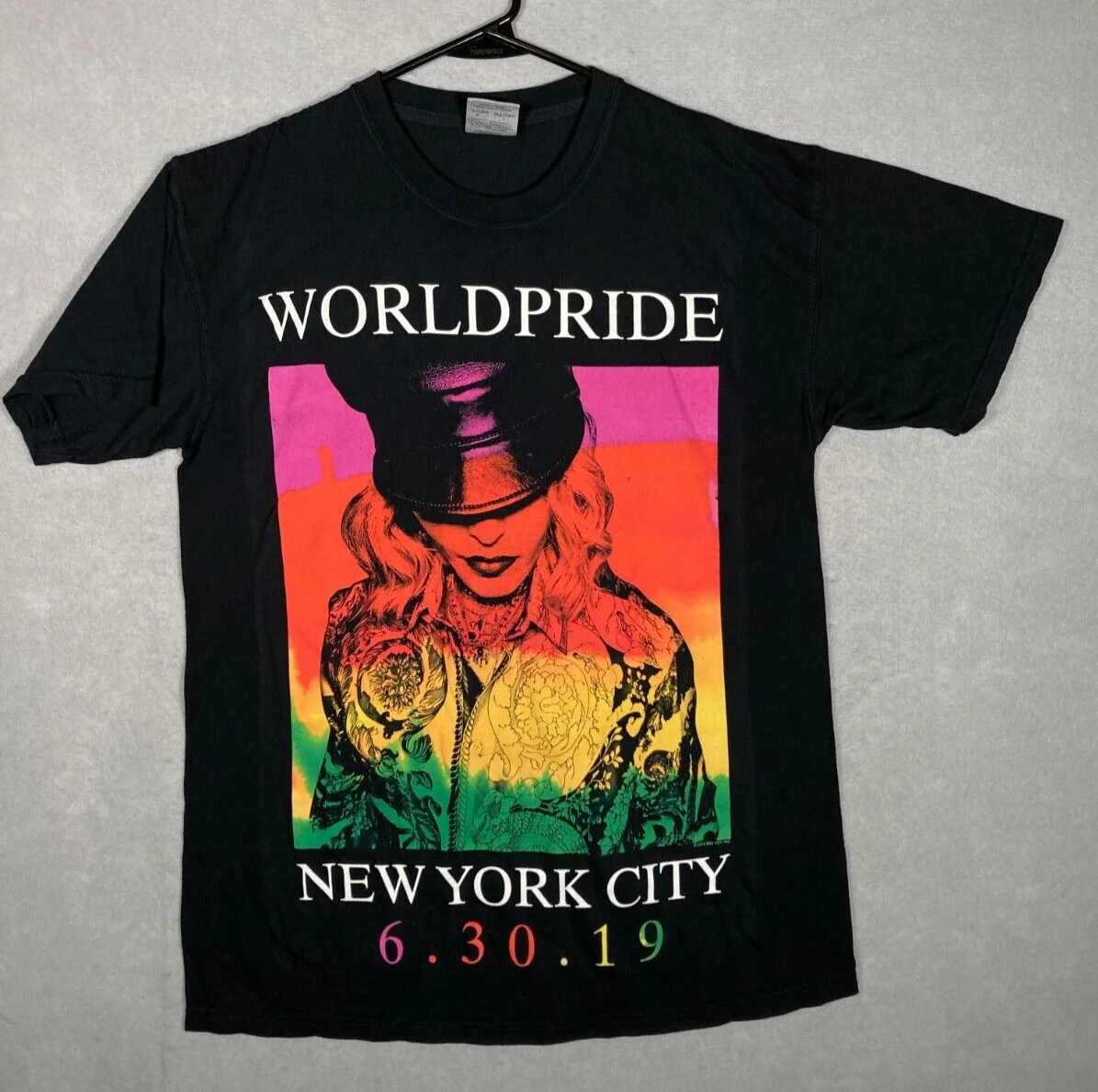 Футболка с надписью «Madonna World Pride Limited Stonewall», 2019, Нью-Йорк, NYC