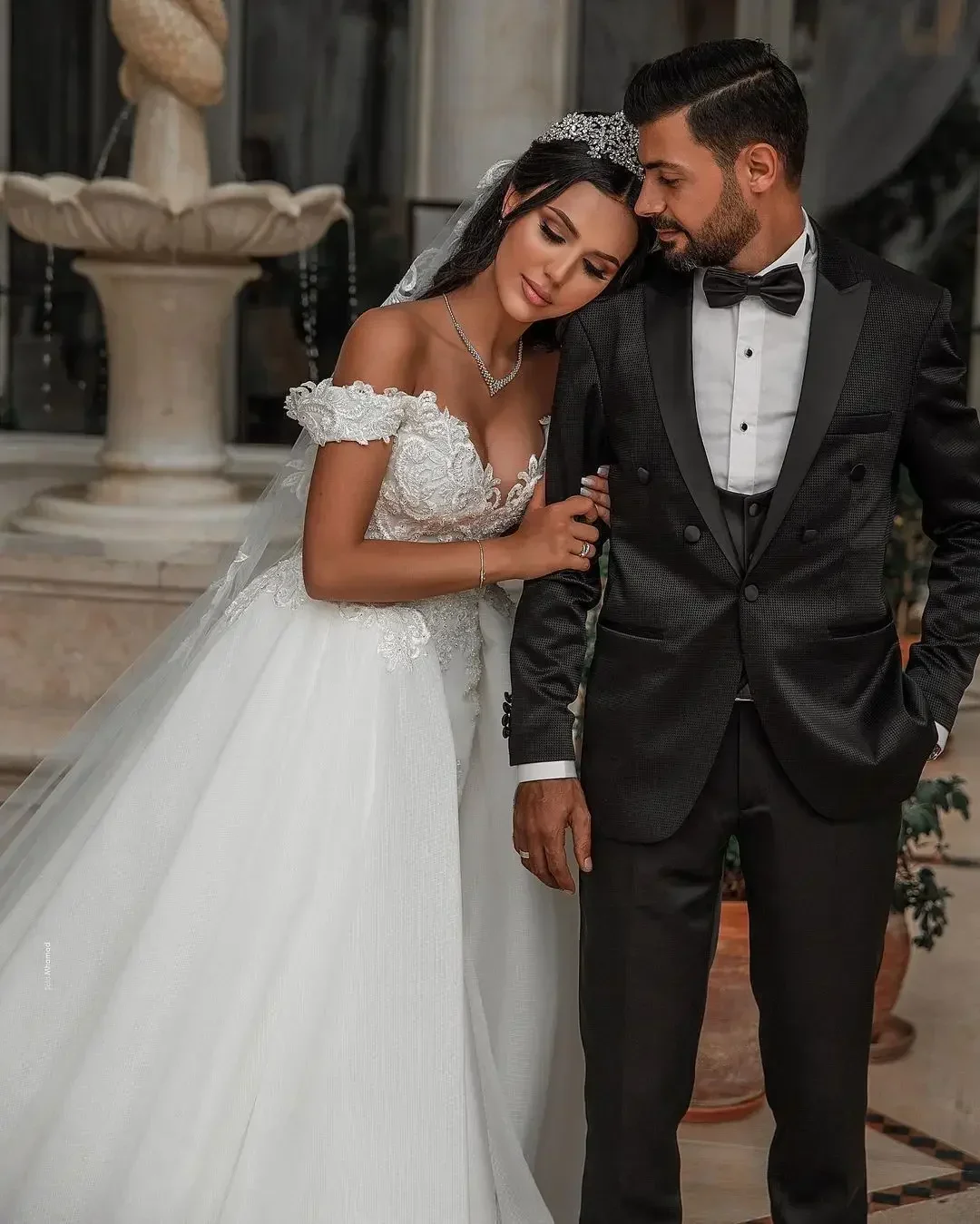 Vestidos de novia personalizados con hombros descubiertos, mangas cortas, Apliques de encaje, corpiño con cuentas, tren desmontable, adorno de encaje, vestido de novia