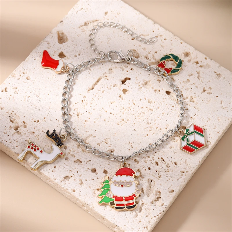 Modisches Weihnachtsarmband für Damen, Metallarmband mit Weihnachtsmann-, Baum- und Rentier-Anhängern, Mädchenarmband, Neujahrsfest-Schmuck, Geschenkidee – Detail 9