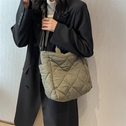 Autumn&Winter Women Cotton Padded Shoulder Bag Large Capacity New Handbag Solid Quilted Tote Bag Embroidered Thread Underarm Bag