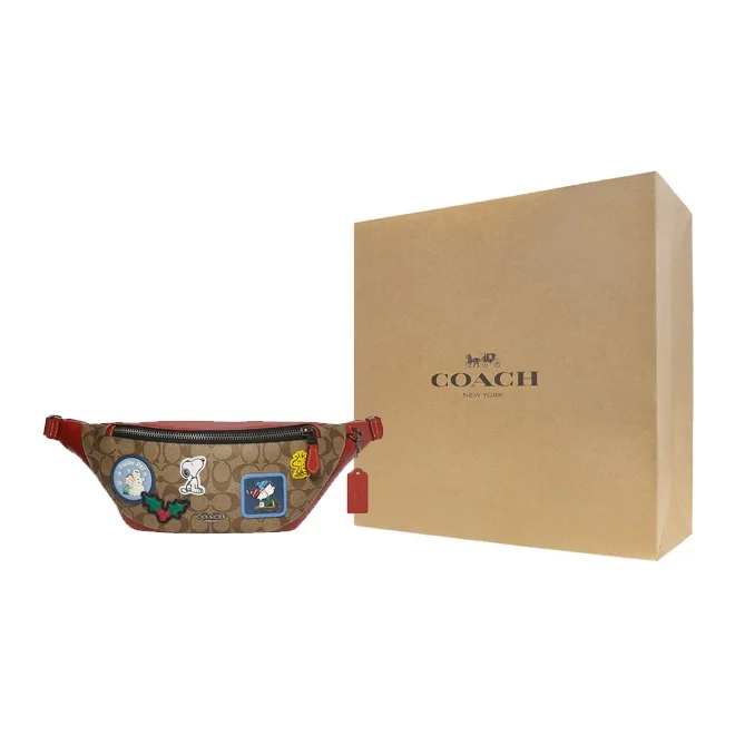 Detalj dizajna SNOOPY X PEANUTS X COACH Warren Fanny Pack CE541-QBE7V