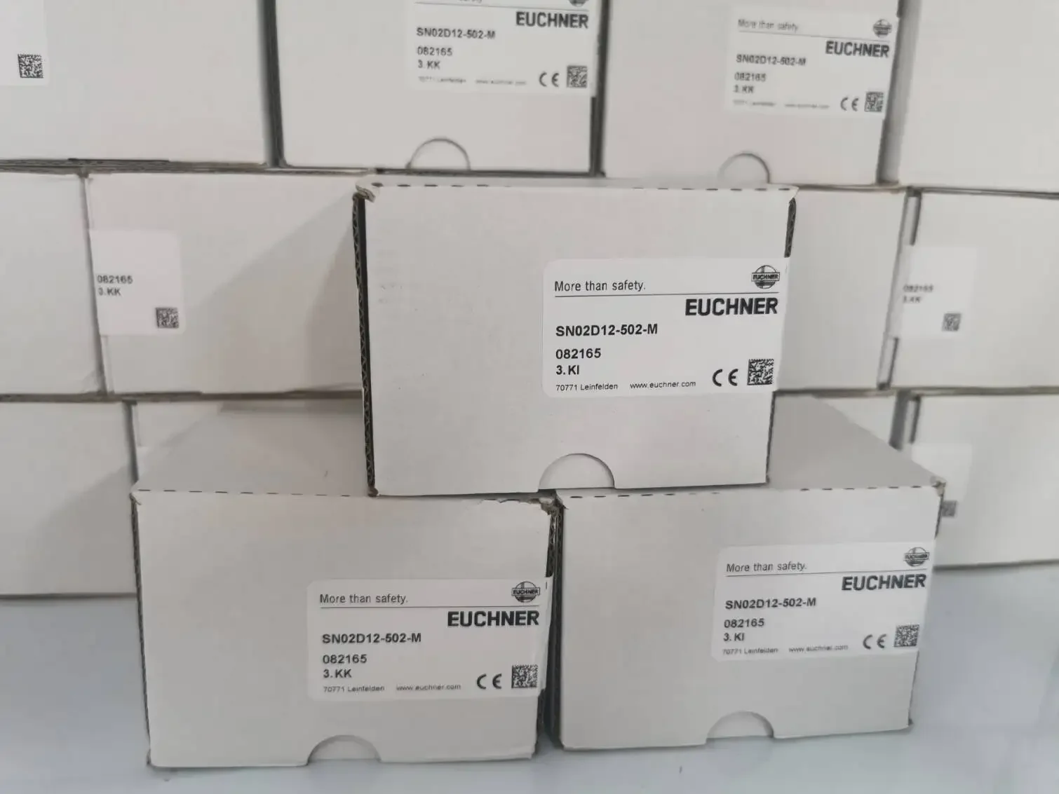 

New Original EUCHNER switch N01K550 SN02D12-502-M SN02R12-502-M SN03D12-502-M SN03R12-502-M SN04D12-502-M SN02D12-502-M