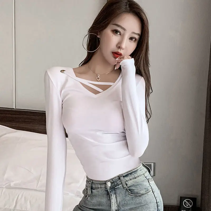 2024 Black Tshirts Sexy Women's T Shirts White Female Tops Slim Clothes Plain V Neck Tees Polyester Offer Elegant Hot Alt Cool