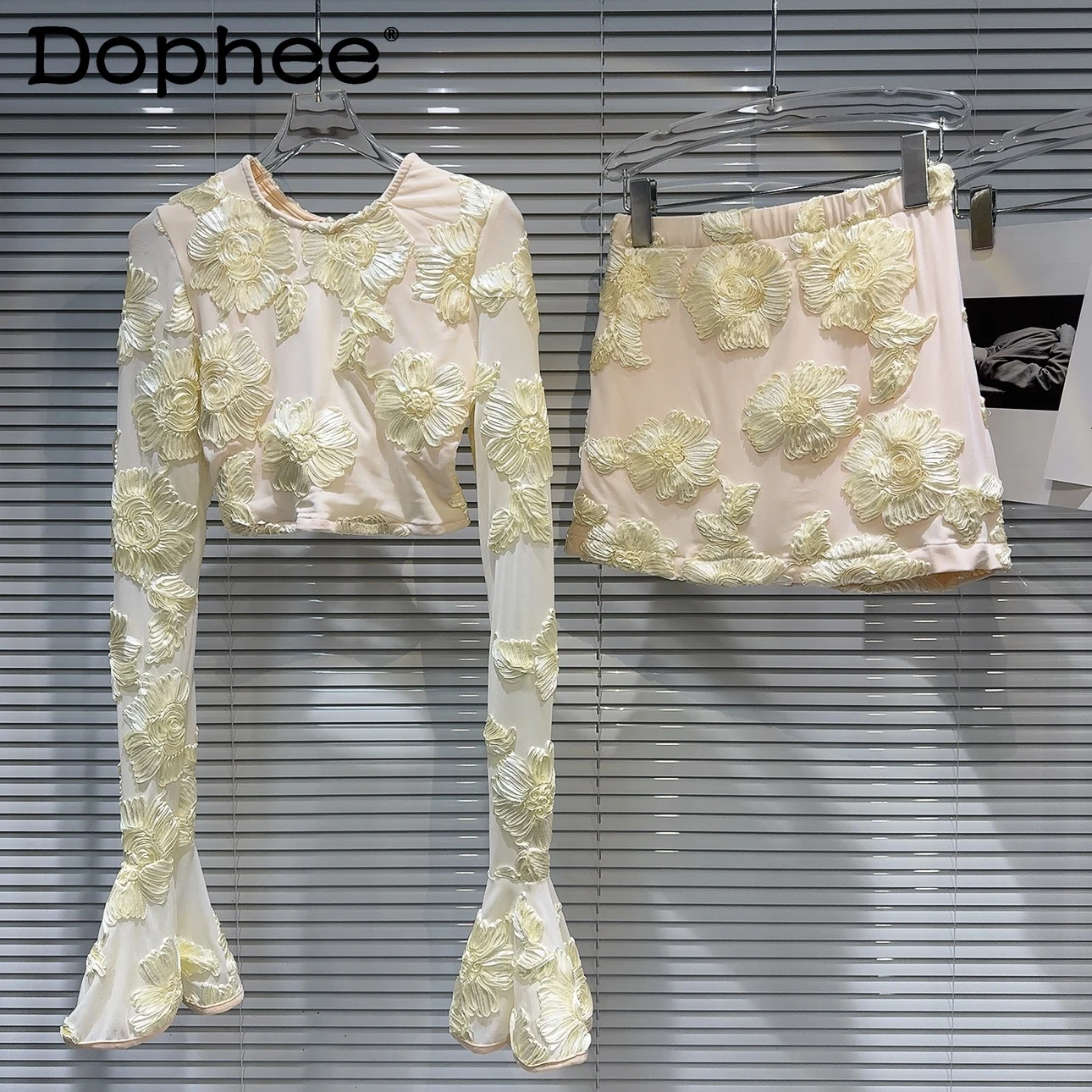 

Skirt Sets Spring Summer Embroidery Flowers Round-Neck Flared Sleeves Backless T-shirt and Skirt Two Piece Sets Womens Outifits