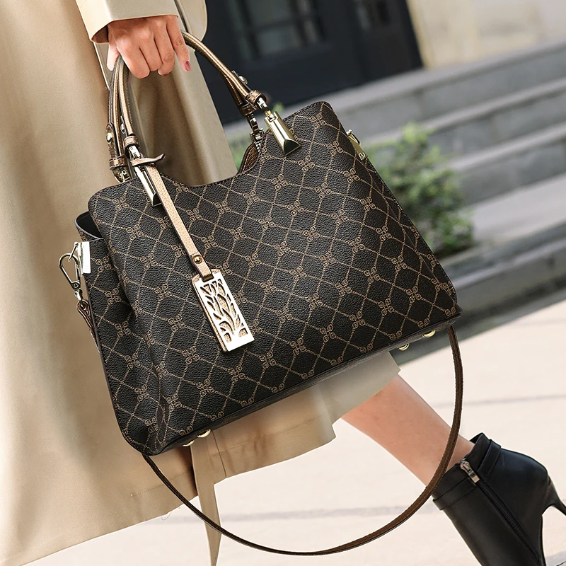 Fashionable Soft Leather Handbag Women's Shoulder Crossbody Bag Hong Kong High End New 2026 Elegant Atmosphere Bag