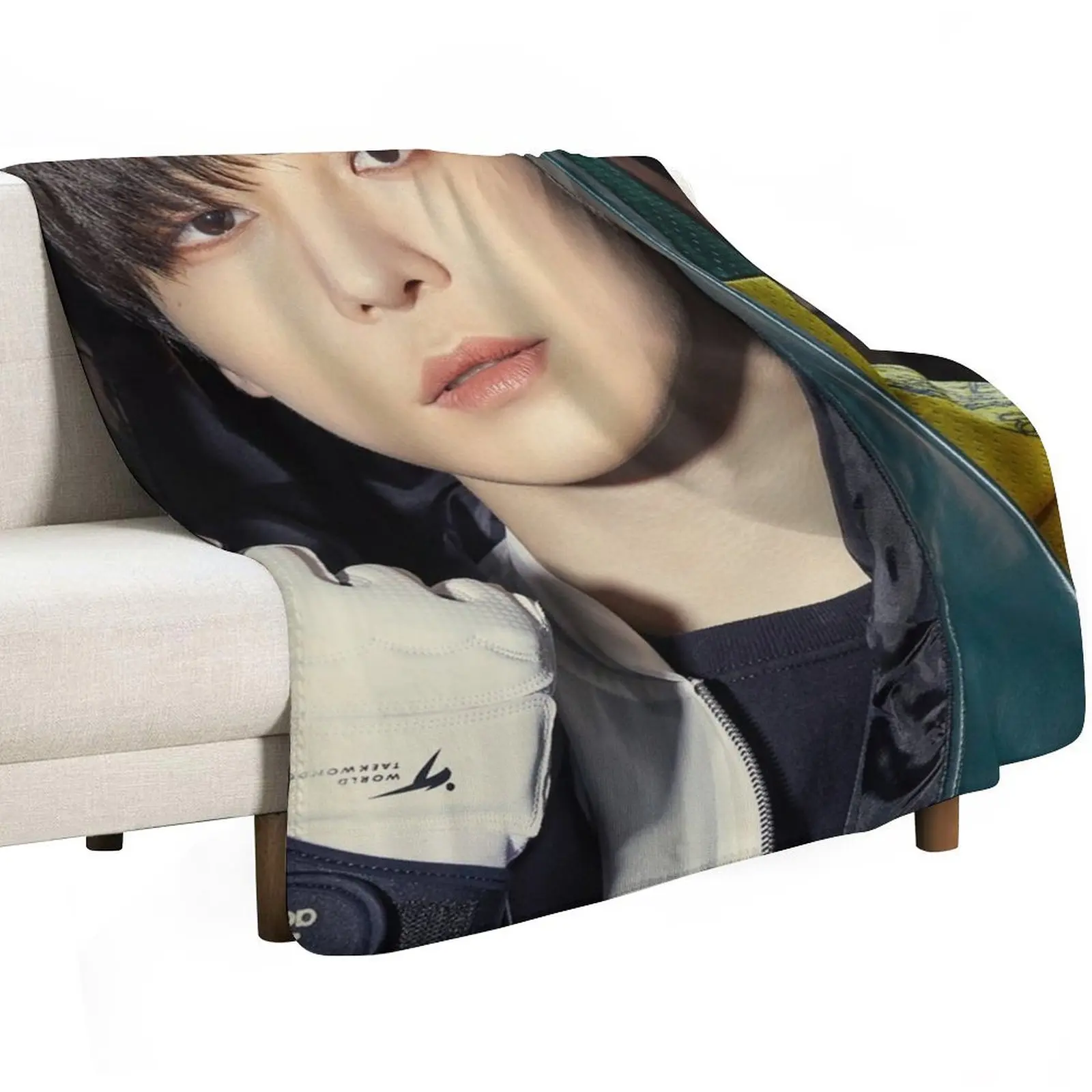 ATEEZ YUNHO “BEYOND : ZERO” Throw Blanket Bed for sofa wednesday Decorative Sofas Giant Sofa Blankets