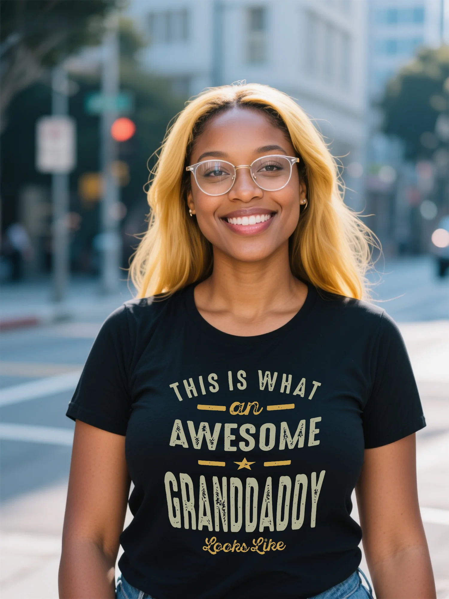 تي شيرت نسائي فاخر - فن تزلج على شكل زهور عالية الشارع باللون الأسود