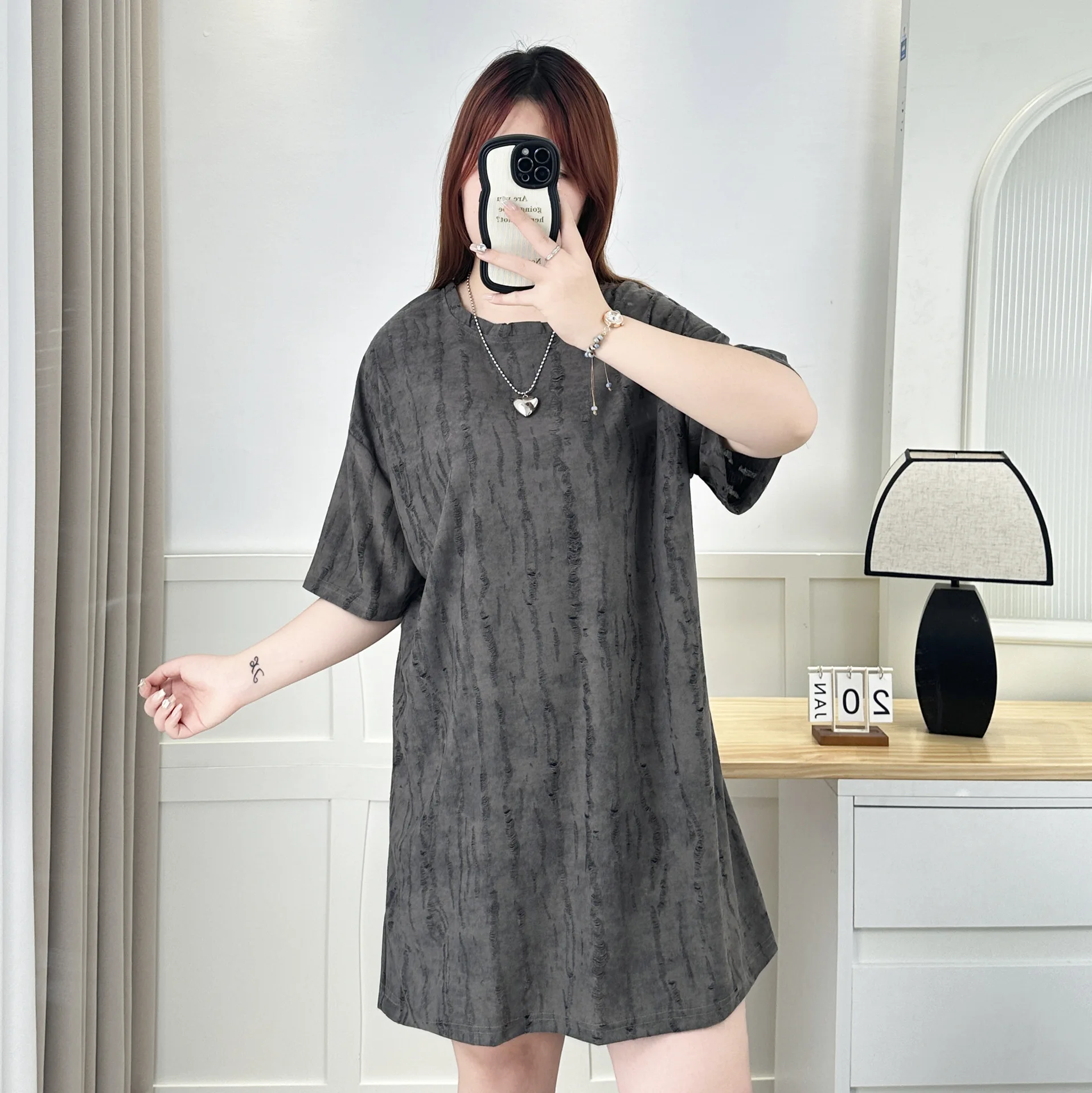 Gaun Wanita Ukuran Besar 100KG Gaun Lengan Pendek Lubang Robek Panjang Menengah Modis Baru Musim Panas 1648