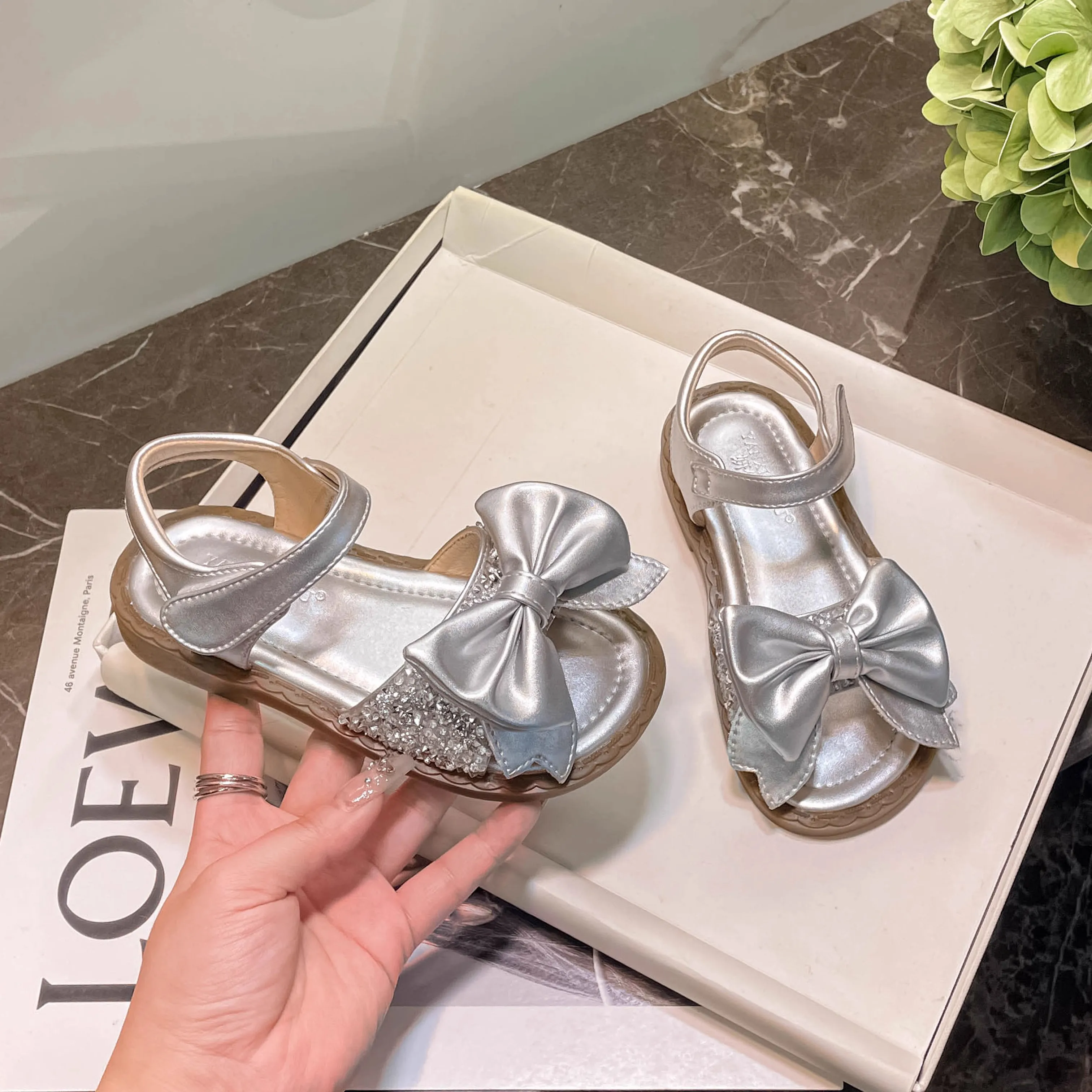 

2026 Summer Princess Children Sandals Bow Tie Girls' Shoes Fashion Birthday Party Casual Non Slip Kids Flat Shoes Beach Shoes