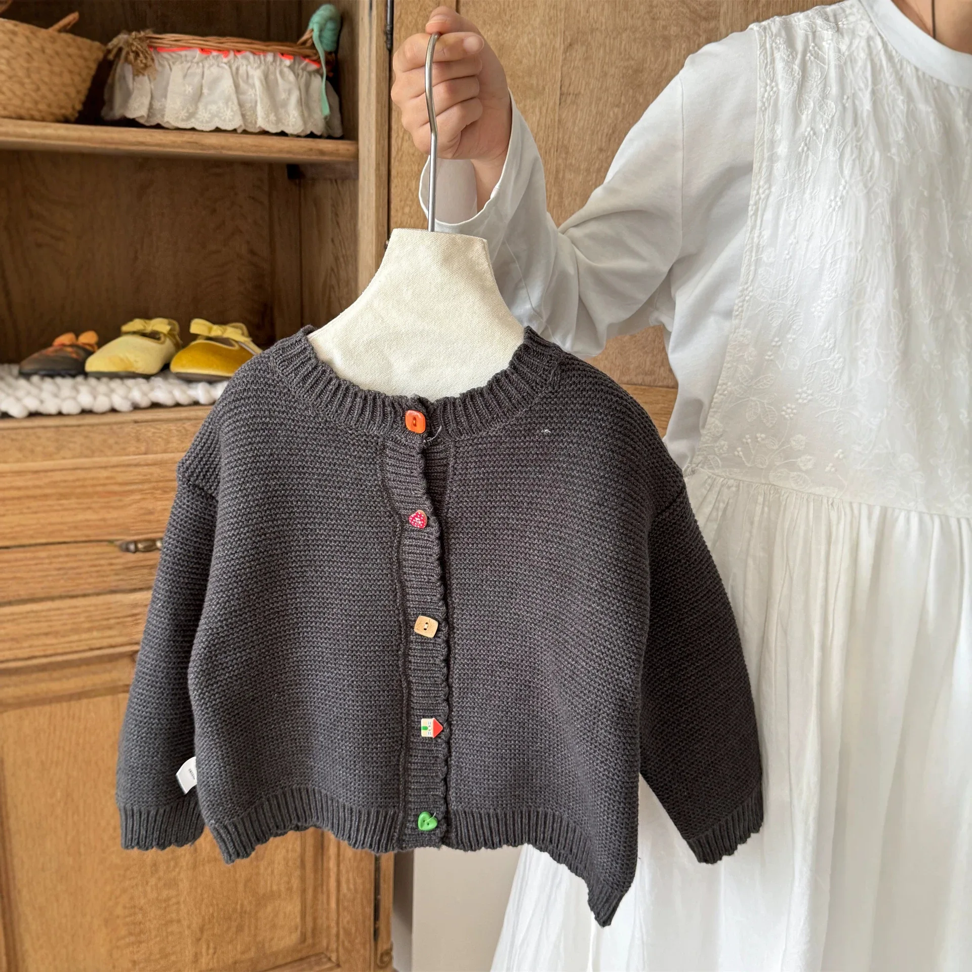 Children's Sweater 2026 Autumn New Korean Children's Clothing Loose Knitted Fashion Color Buckle Girls' Cardigan