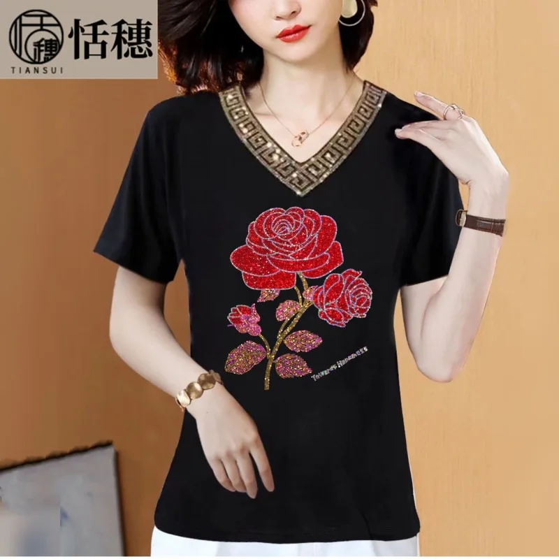 Femmes été col en v à manches courtes mode diamants apparaissent mince T-Shirt dames tempérament élégant tout-match bureau montre de sport