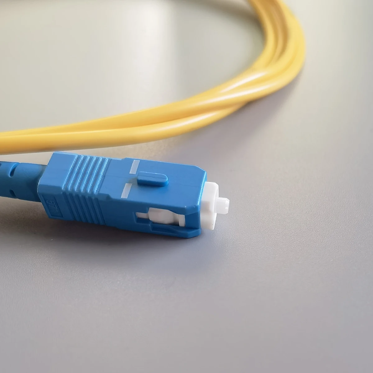 10 قطعة SC/APC-SC/UPC 2 متر 9/125μm داخلي FTTH تمديد كابل البسيط تحويل التصحيح الحبل كابل الألياف Optique عرض خاص