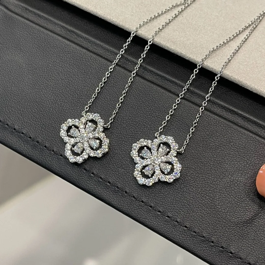 

Women's Flower Shape Marquise Cut Full Pave CZ Pendant Necklace Fine Craftsmanship Light Luxury Collarbone Chain