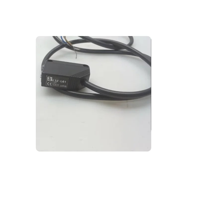 E3Z-L61 Industrial Automation and Controls Industrial Sensors Photoelectric 3.543