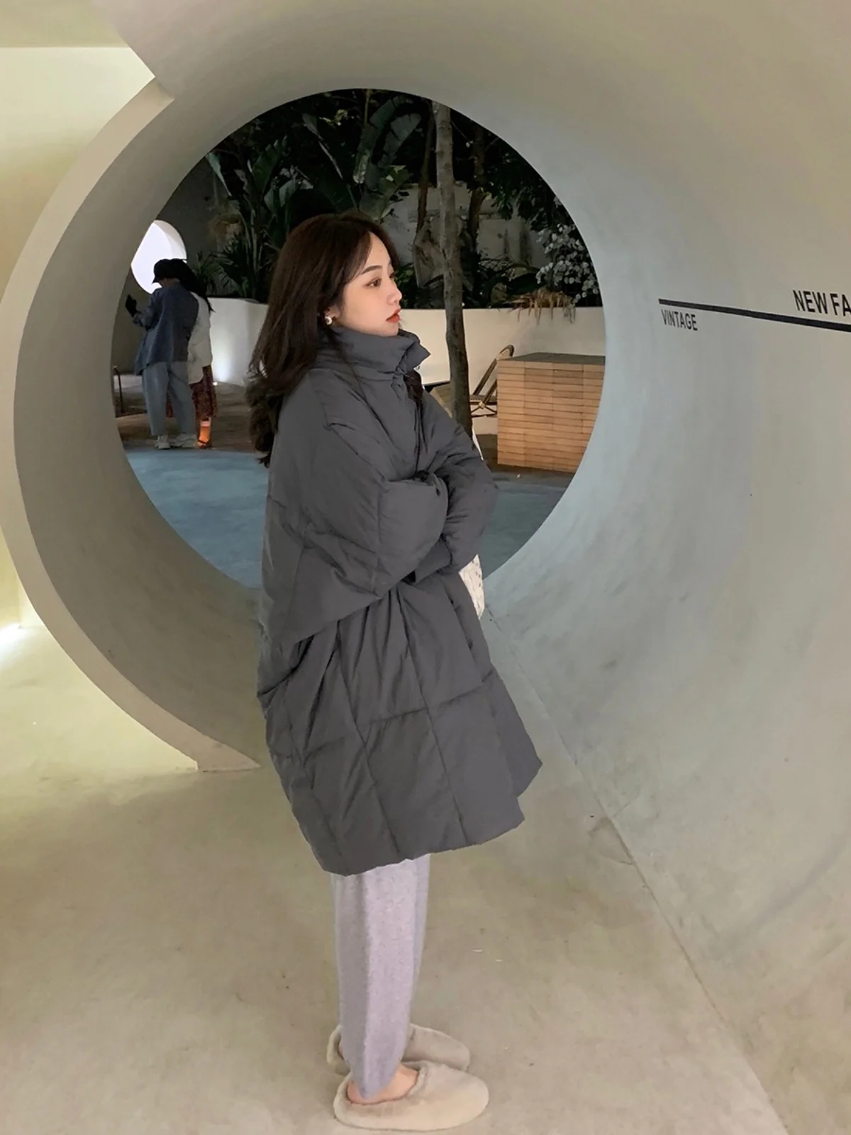 

Свободное женское хлопковое повседневное зимнее пальто средней длины в Корейском стиле из Гонконга Thiened