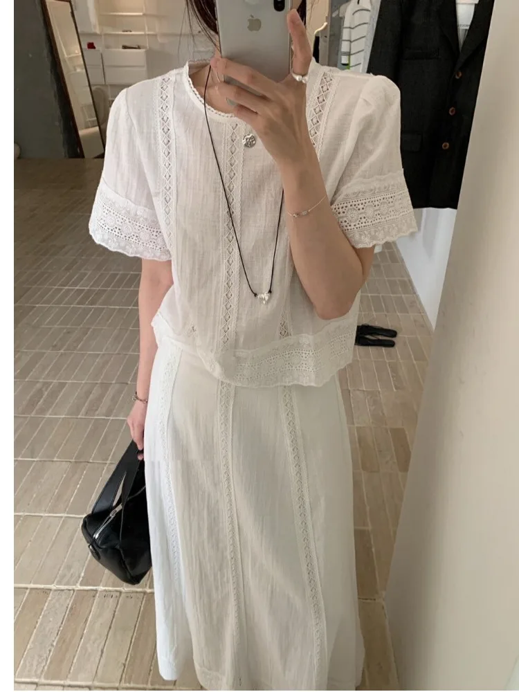 

Korean Style Lace Splicing Women's Fashionable Half Skirt Set Simple Matching Small Shirt Elegant Atmosphere Short Sleeve Hol...