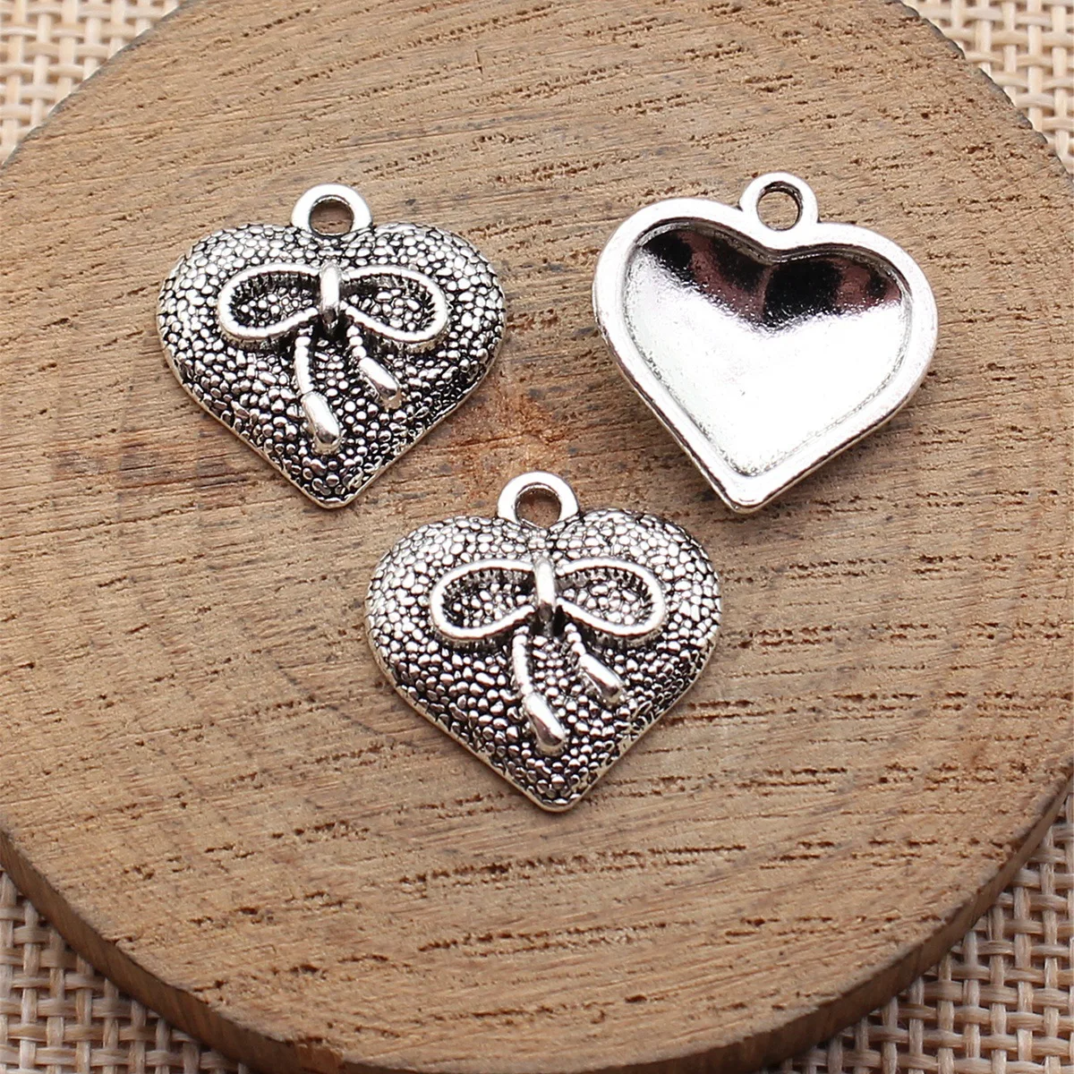 

20pcs 18x18mm(0.71x0.71inch) Antique Silver Color Bow Charms Pendants DIY Jewelry Making Accessories