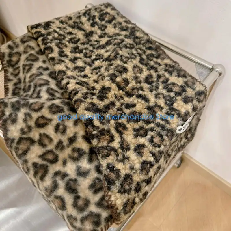 

Y5JD Leopard Print Winter Scarf Soft Warm Polyester Lightweight Neckerchief Accessory