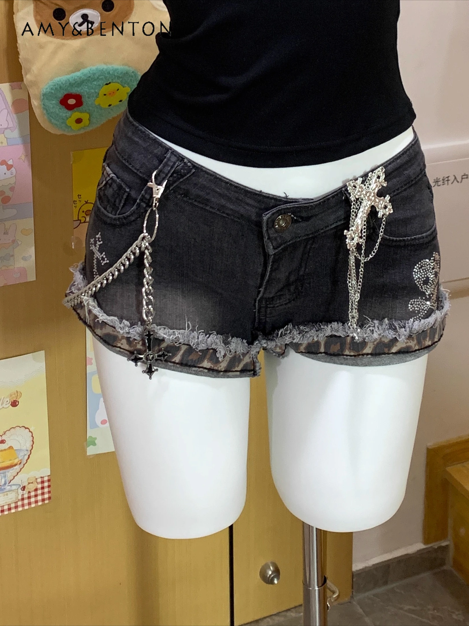 Original Spice Girl Retro Low-rise Denim Shorts Women Summer Japanese Sweet Cute Beaded Rhinestone Slim A-word Jeans Goth Shorts