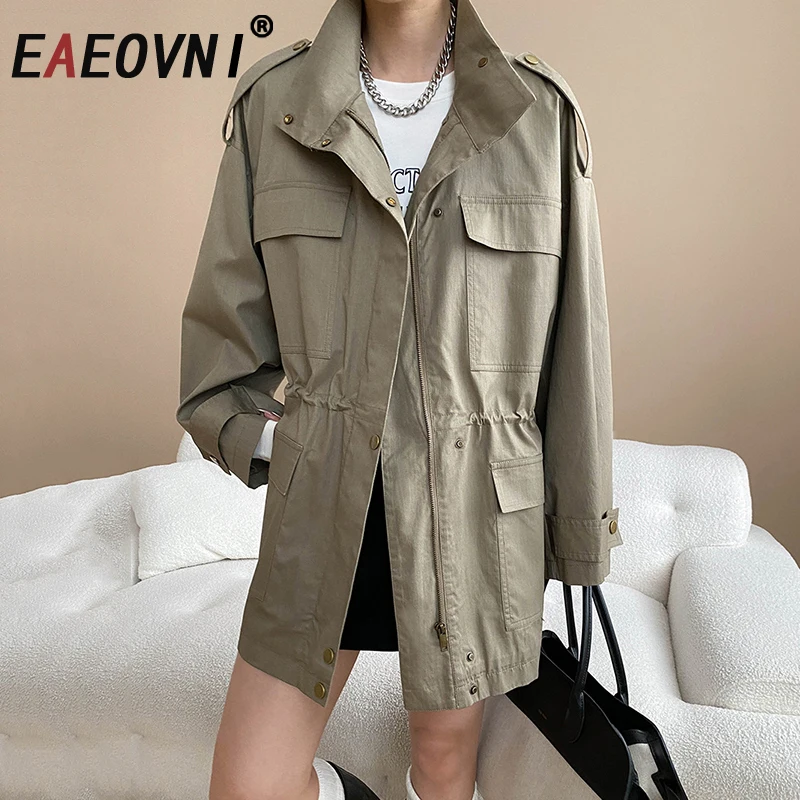 EAEOVNI Vintage Khaki Mittellange Windjacke Frauen Taschen Kordelzug Geraffte Taille Mantel Jacke Mode 2025, Herbst Neue