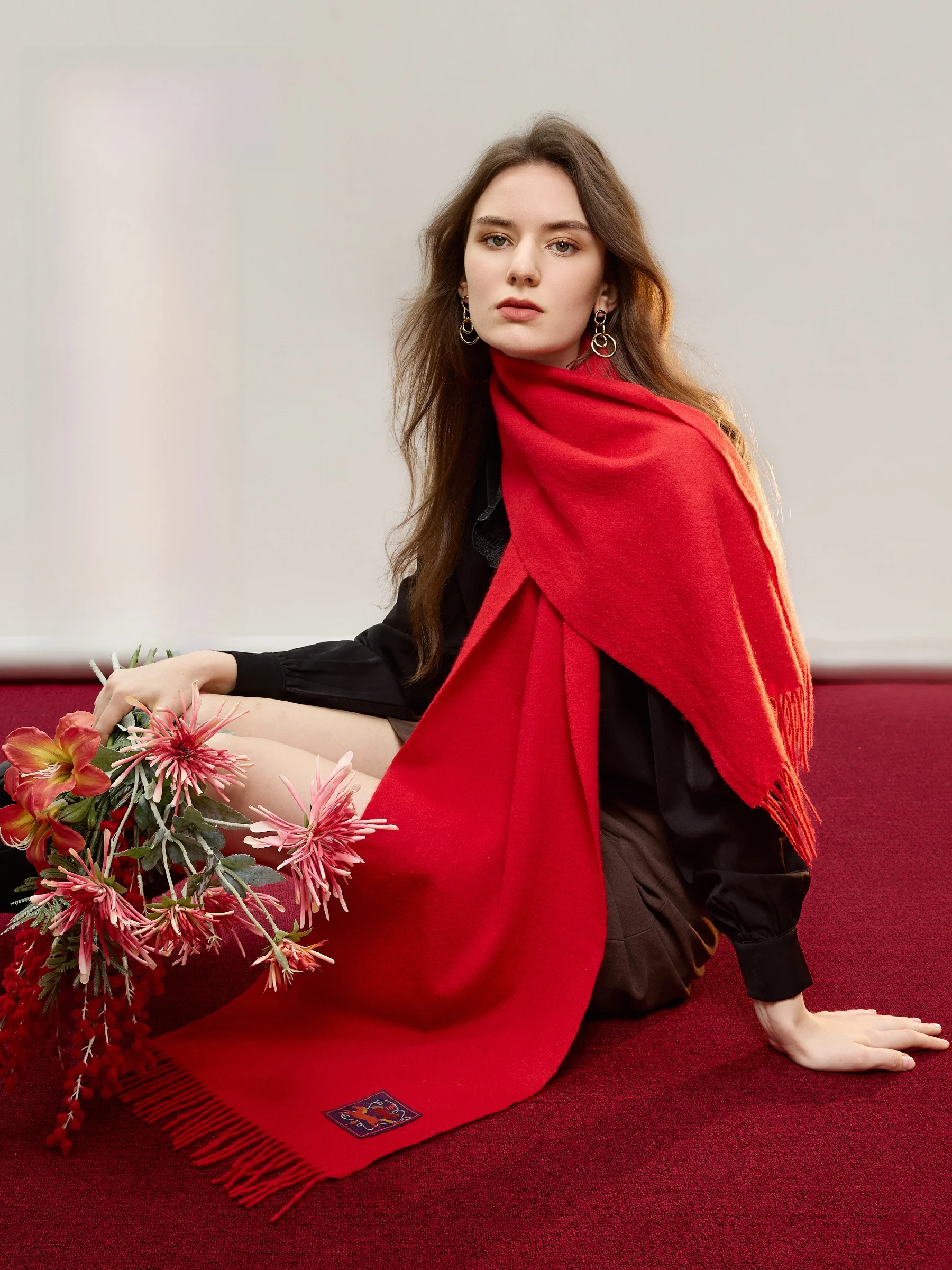 sciarpa-in-lana-rossa-calda-invernale-da-donna-elle-per-capodanno-set-regalo-in-confezione-stile-cinese-colore-puro-rettangolare