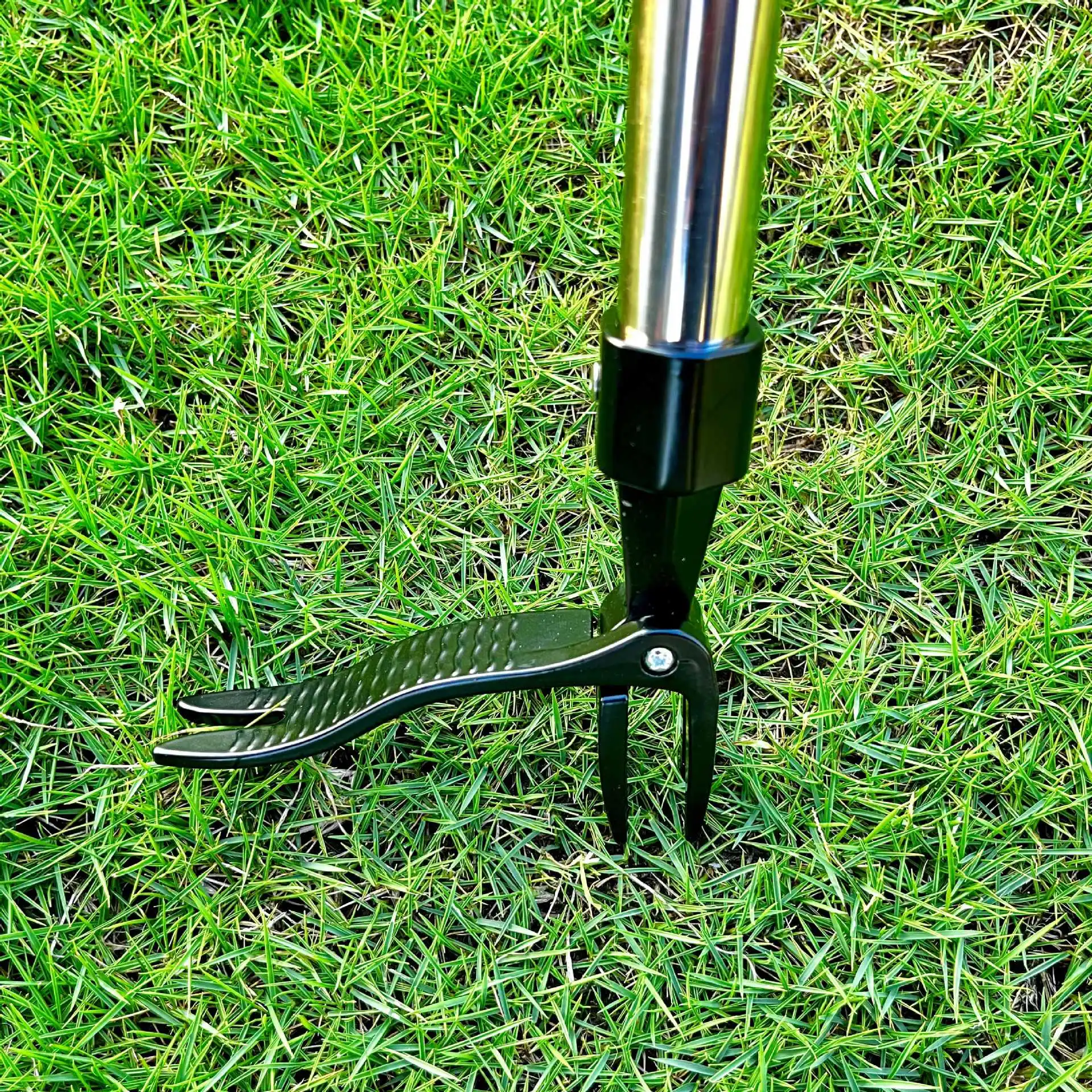 Weed Puller Tool, Stand Up Weed Remover Tool with Long Handle, Foot Platform Design - 4 Claw Steel Head Weeder Tool, Garden Hand